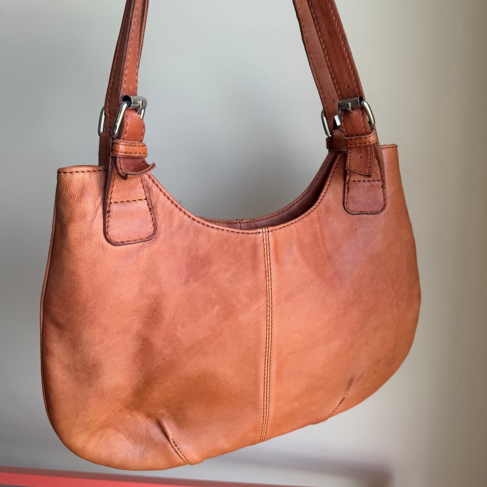 Tan Cognac Leather Hobo Shoulder Bag Adjustable Strap Silver Buckle Slouchy